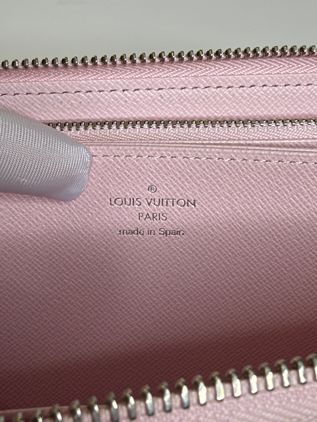 Louis Vuitton LV Escale Giant Monogram Zippy Wallet Pastel – Full Set