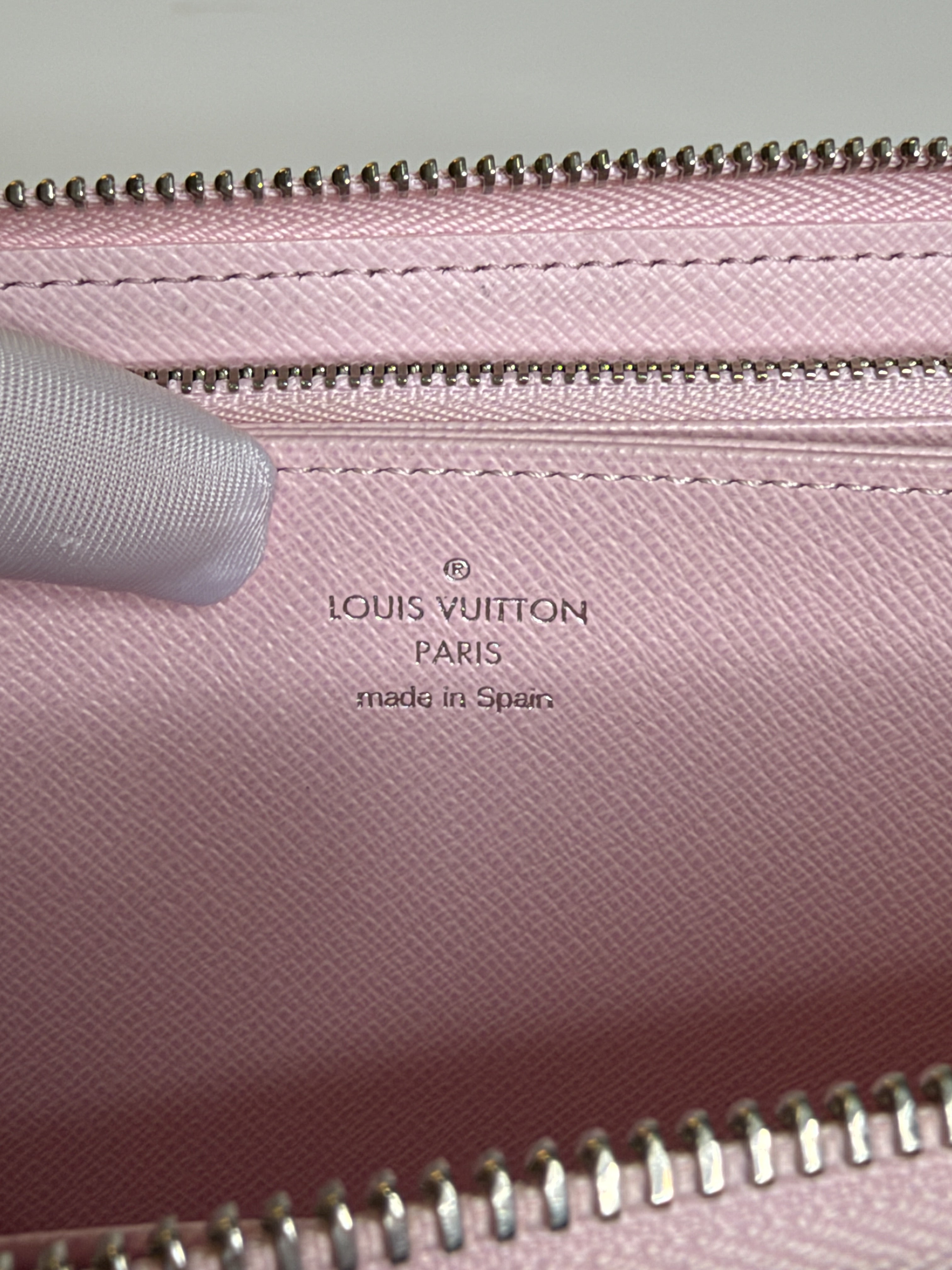 Louis Vuitton LV Escale Giant Monogram Zippy Wallet Pastel – Full Set