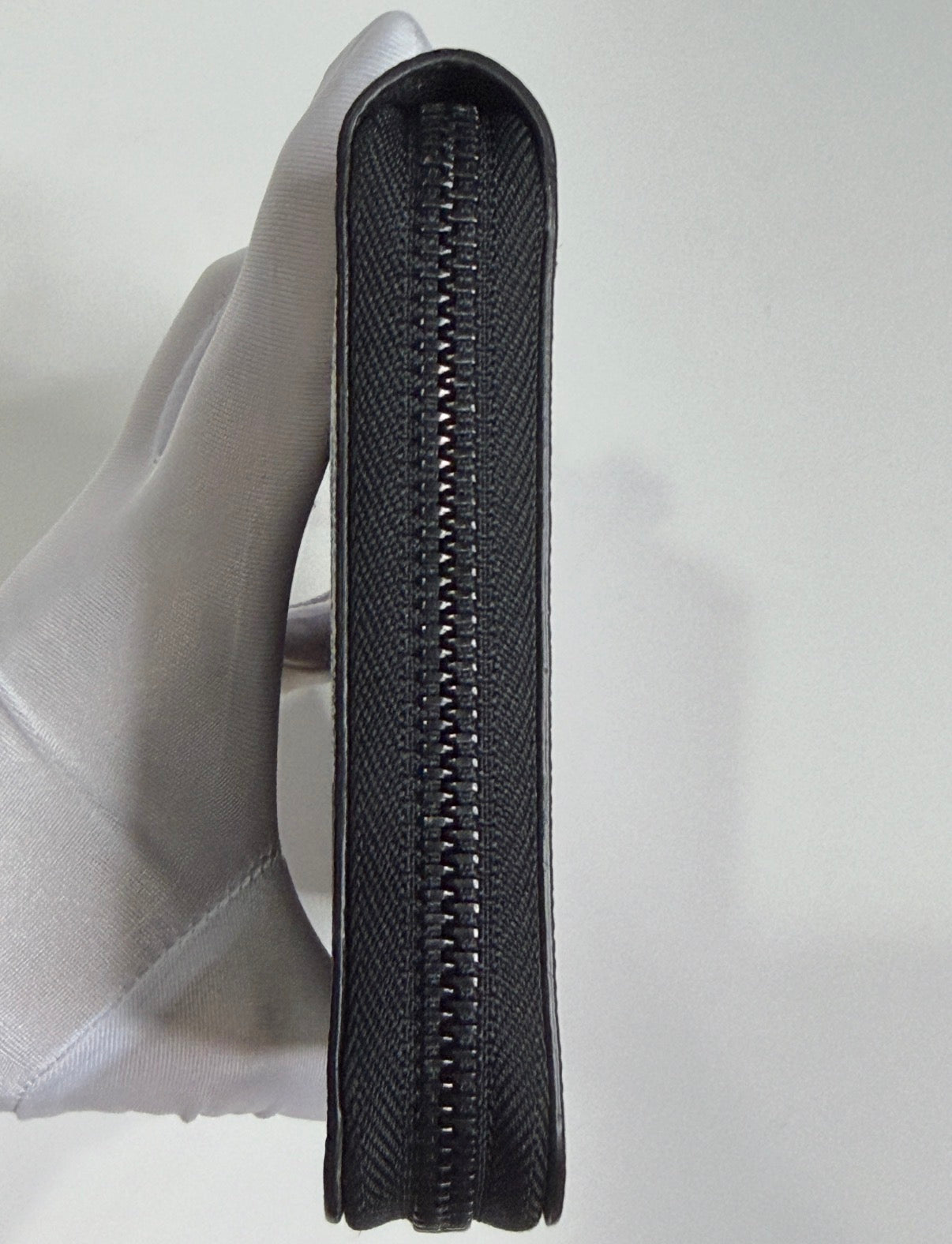 Louis Vuitton Monogram Canvas Heritage Zippy Organizer Wallet – Virgil Abloh Collection (2019) + Entrupy COA