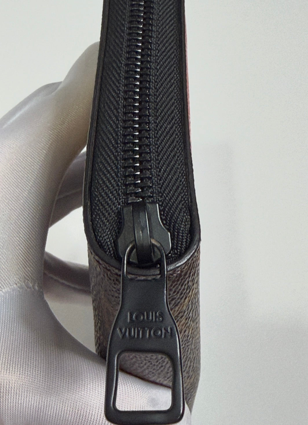 Louis Vuitton Monogram Canvas Heritage Zippy Organizer Wallet – Virgil Abloh Collection (2019) + Entrupy COA