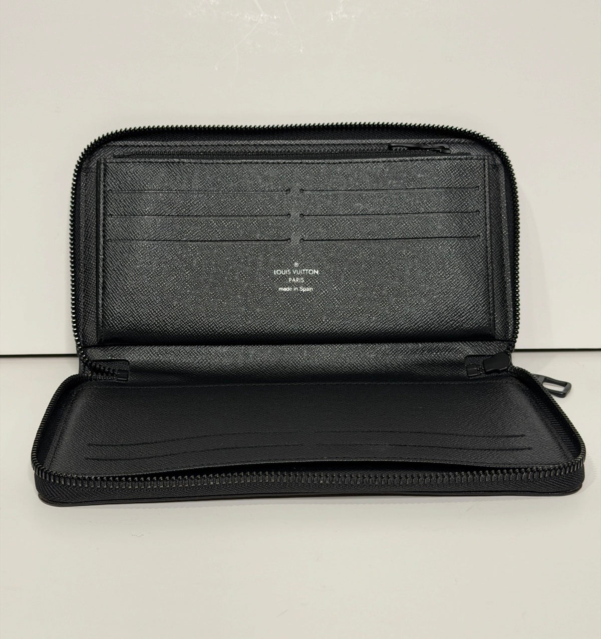 Louis Vuitton Monogram Canvas Heritage Zippy Organizer Wallet – Virgil Abloh Collection (2019) + Entrupy COA