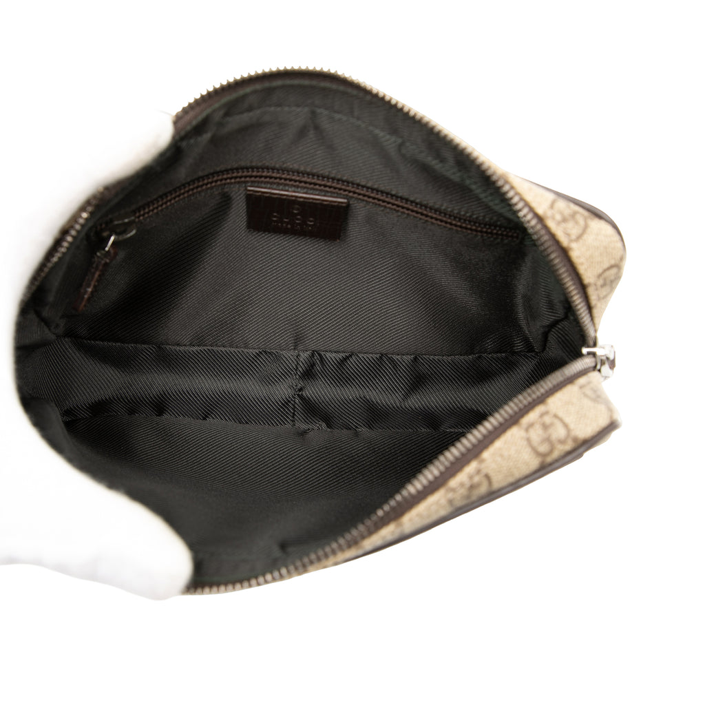 Gucci GG Supreme Clutch